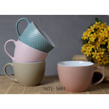 Haonai color glazed 480ml big round belly coffee mug,embossed ceramic coffee mug